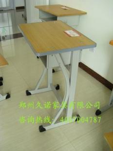 一站式采購指南 從供應到定做，解析學生與培訓班課桌椅的專業選擇